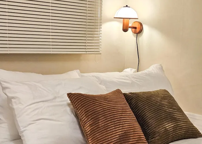 Cozy & Comfortable Near Sillim Station, Easy Access To Gangnam & Hongdae