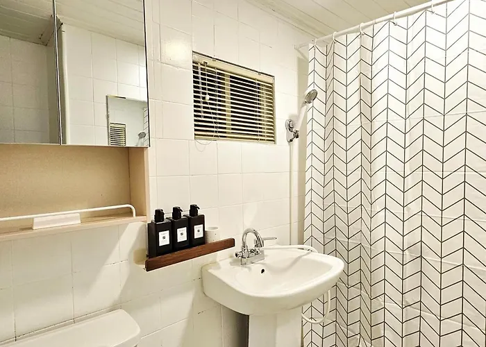 Cozy & Comfortable Near Sillim Station, Easy Access To Gangnam & Hongdae
